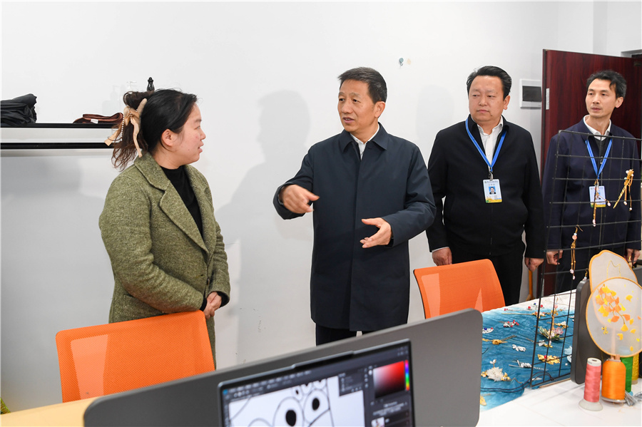 許忠建專題調(diào)研促進(jìn)大學(xué)生就業(yè)創(chuàng)業(yè)工作